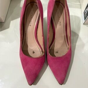 Vintage Coach Women's Pink Suede Pointed-Toe Pumps